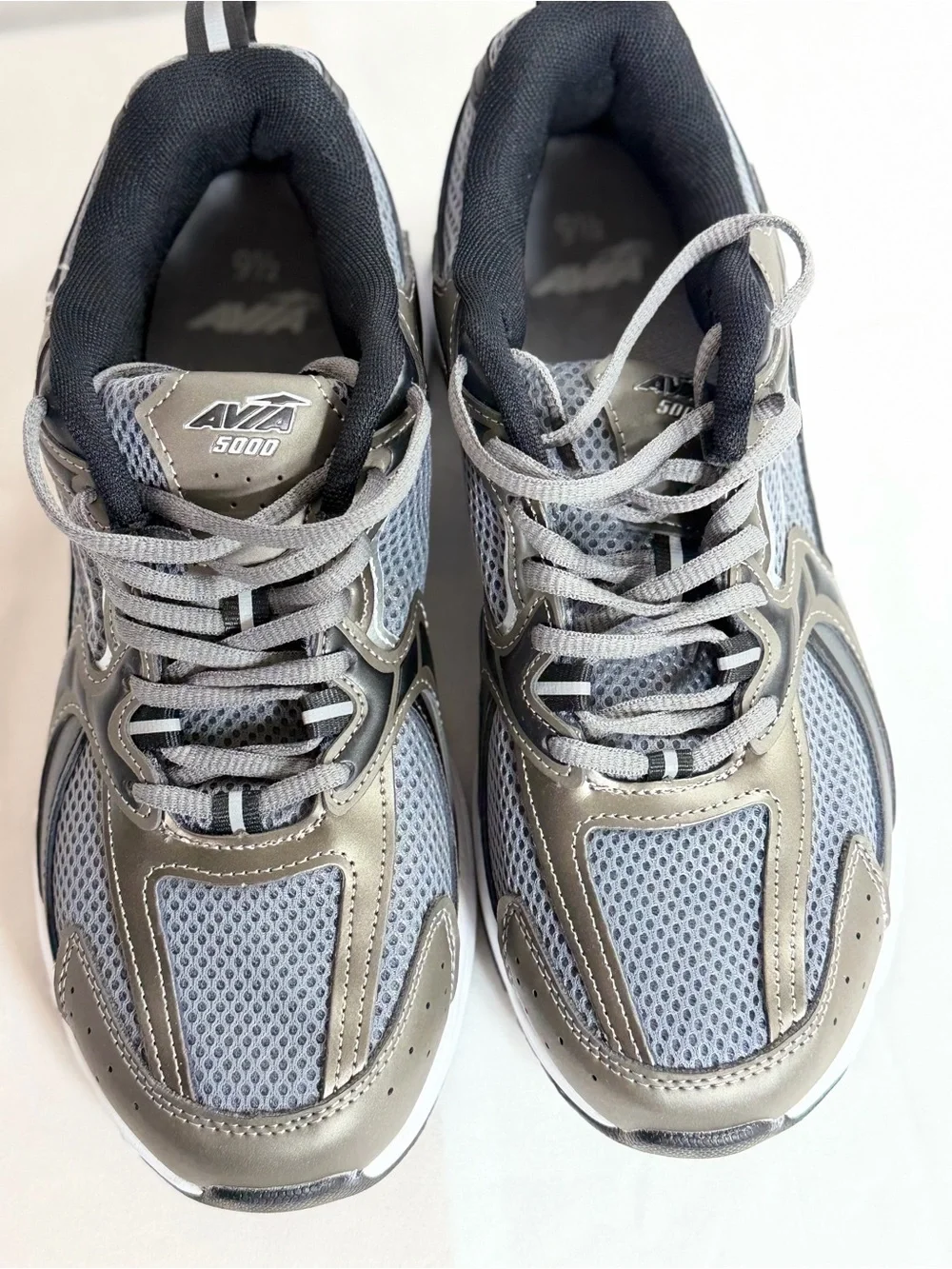 Avia Men's Gray and Black Mesh Athletic Trainers